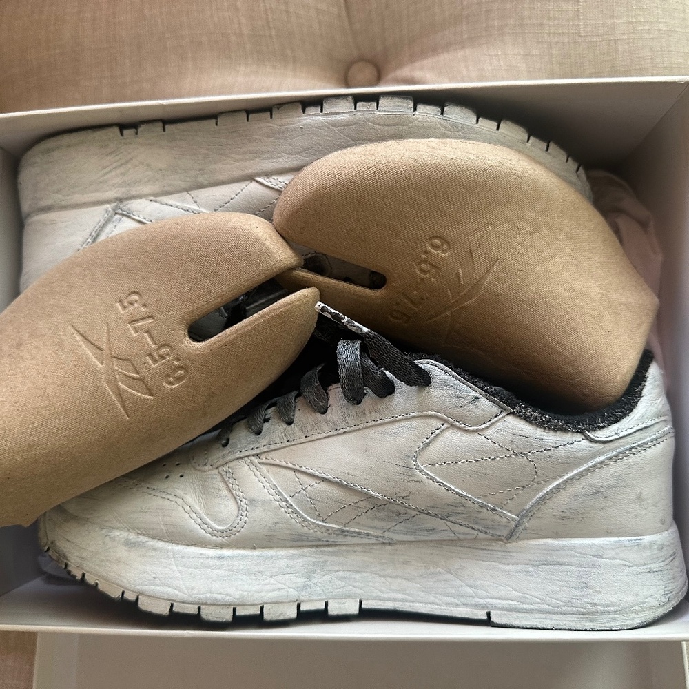 MARGIELA/ REEBOK CLASSIC TABI
